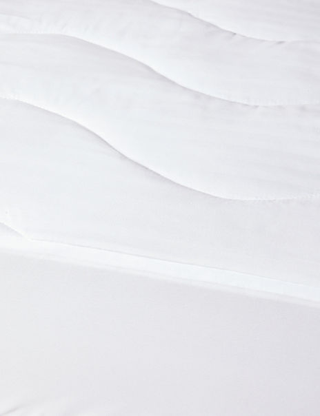 Supremely Washable Mattress Protector