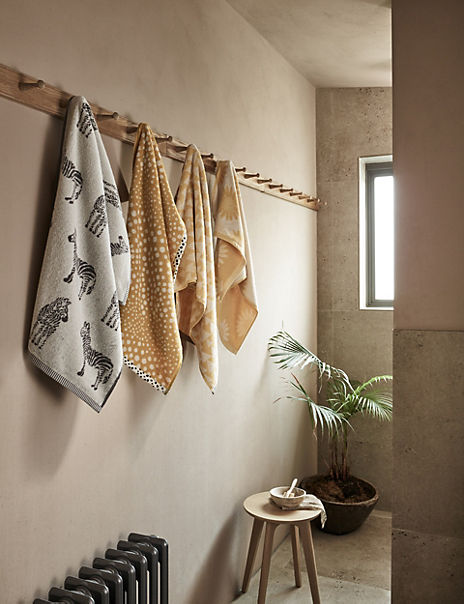Pure Cotton Daisy Towel
