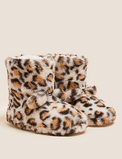 Kids’ Faux Fur Leopard Slipper Boots (5 Small – 6 Large)
