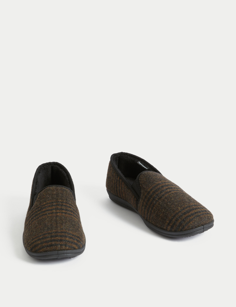 Checked Slippers with Freshfeet™