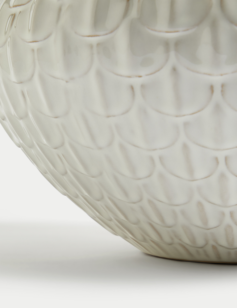 Medium Scalloped Textured Vase