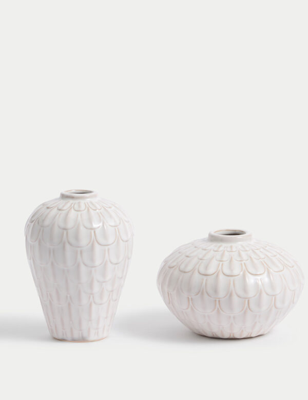 Set of 2 Mini Scallop Ceramic Vases