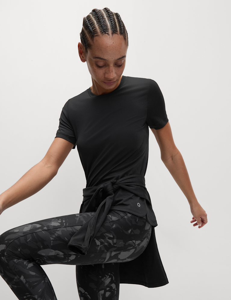 Scoop Neck Fitted T-Shirt