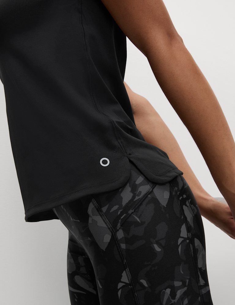 Scoop Neck Fitted T-Shirt