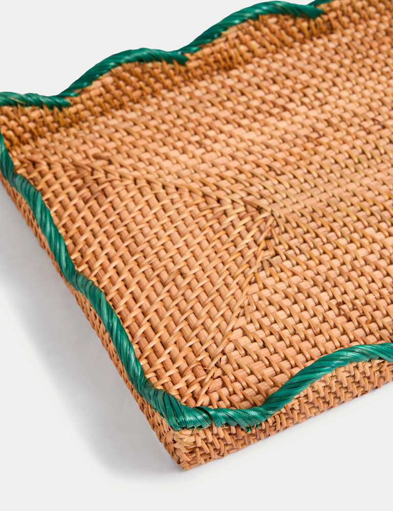 Rattan Scallop Edge Tray