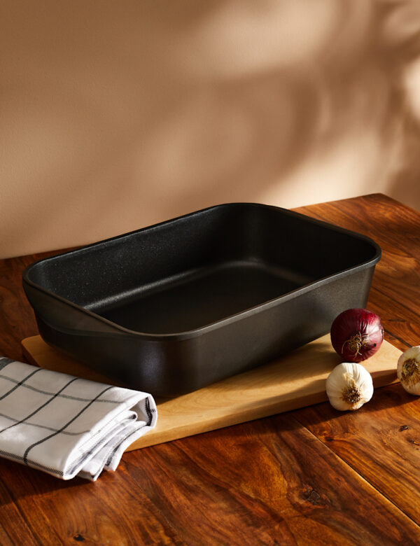 Large Cast Aluminium Roaster