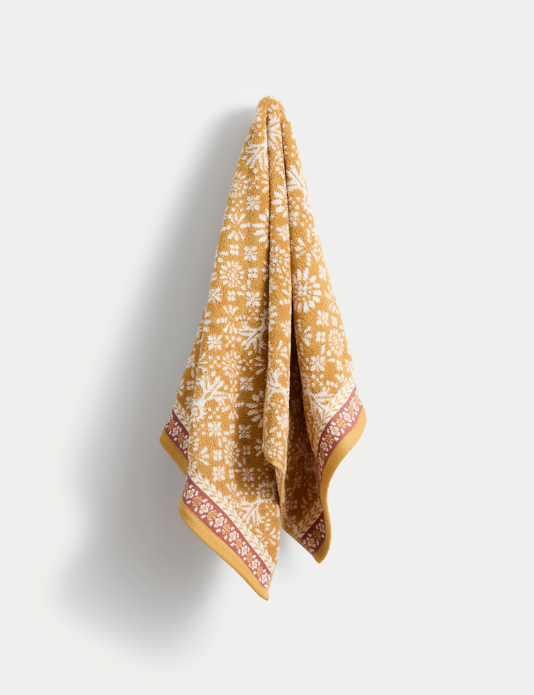 Pure Cotton Geometric Tile Pattern Towel