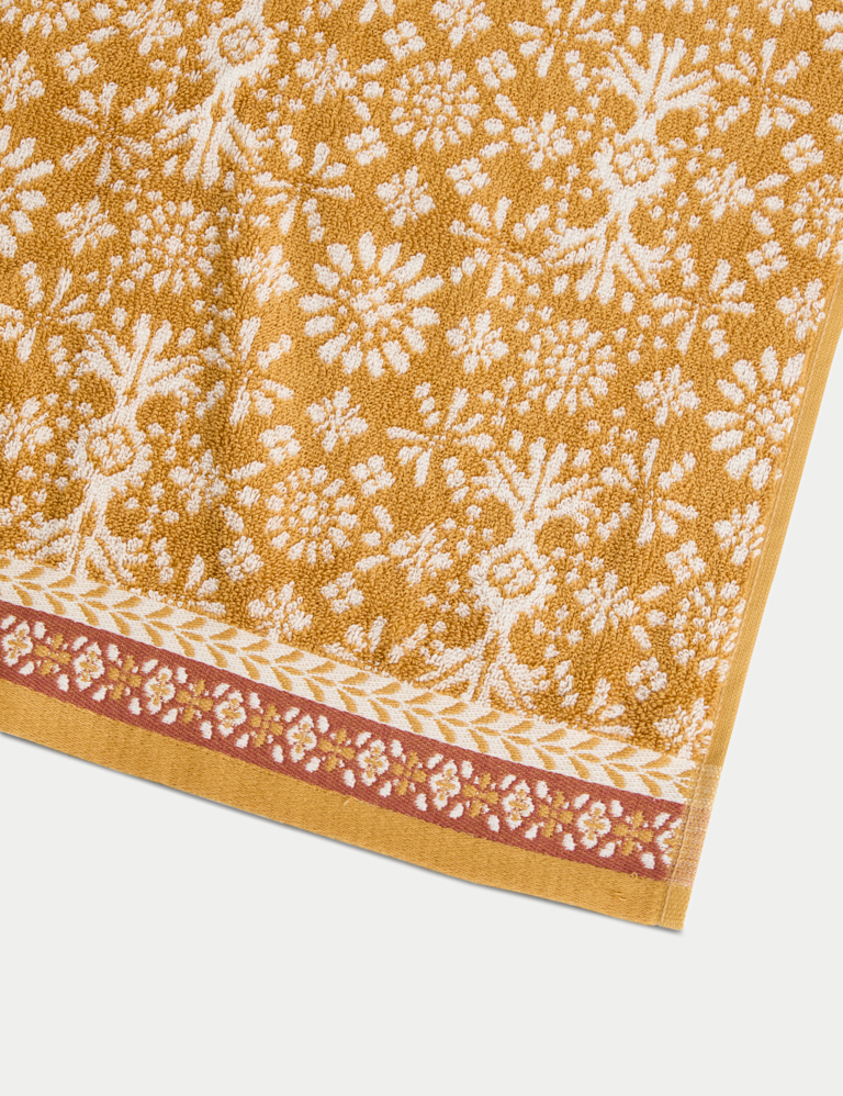 Pure Cotton Geometric Tile Pattern Towel