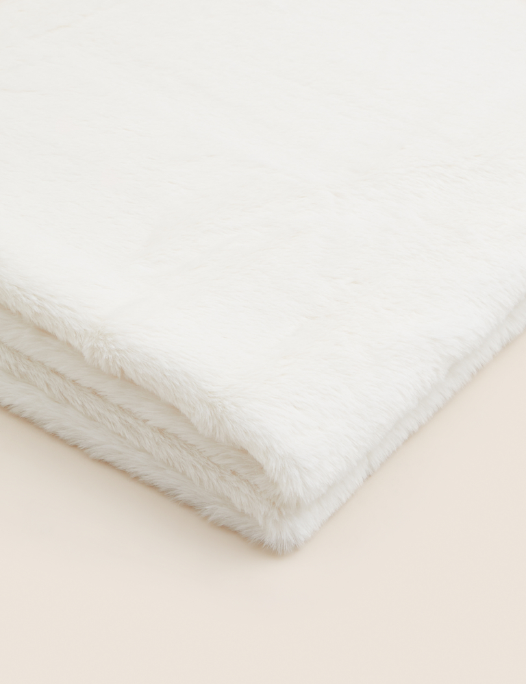Supersoft Faux Fur Throw