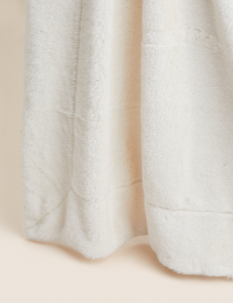 Supersoft Faux Fur Throw