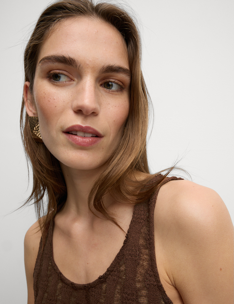 Textured Scoop Neck Vest