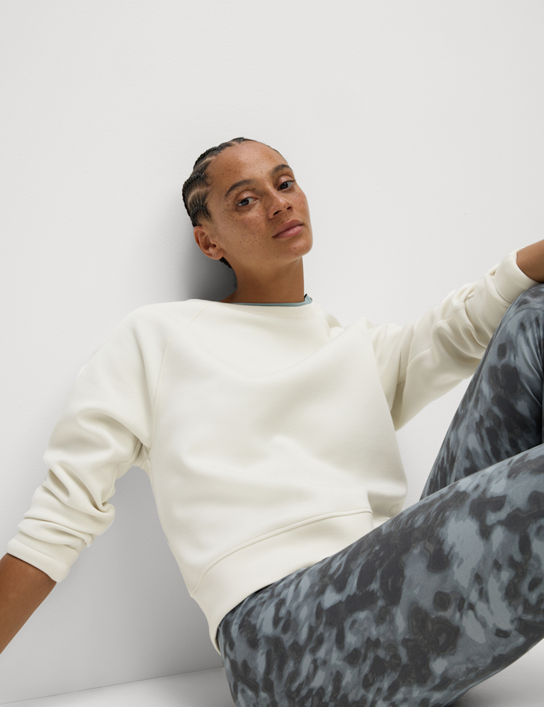 Round Neck Relaxed Yoga Crop Sweatshirt