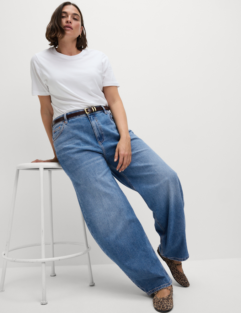 Mid Rise Relaxed Horseshoe Jeans