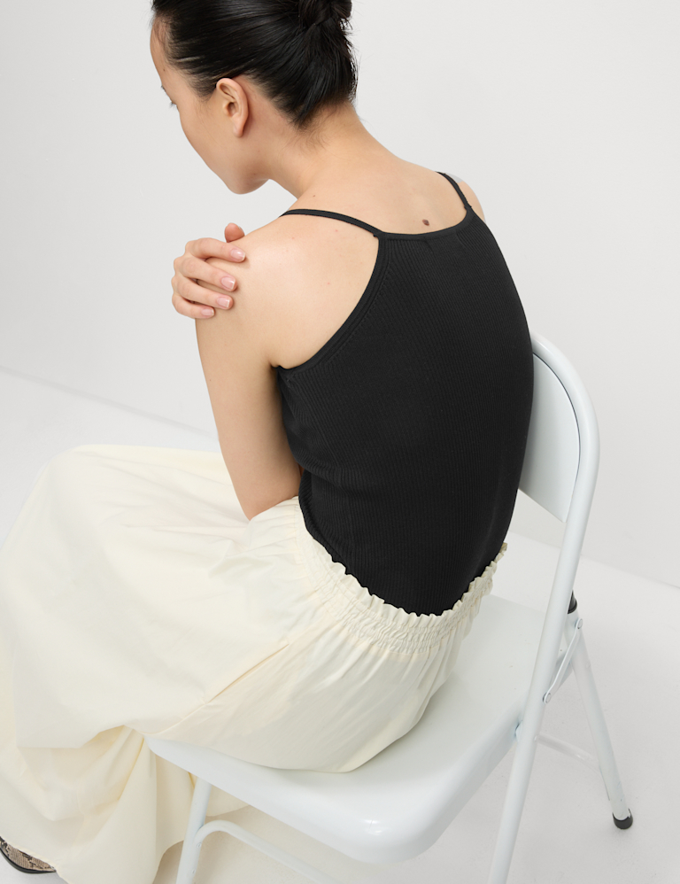 Ribbed V-Neck Slim Fit Knitted Vest