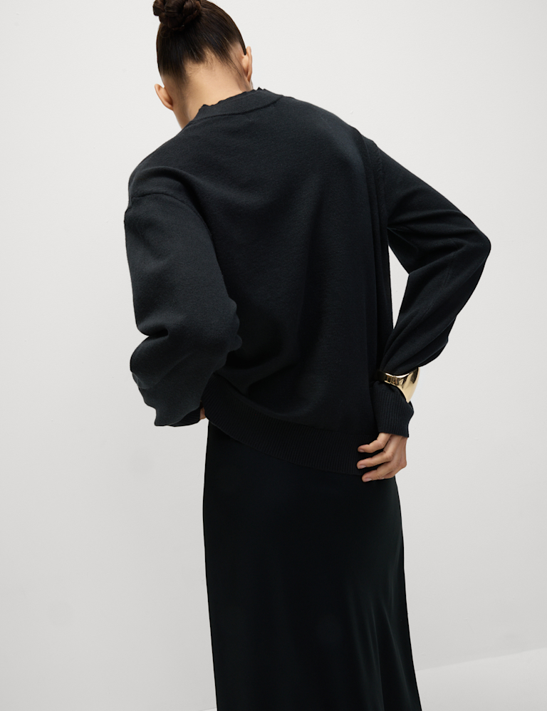 Air-Yarn V-Neck Jumper