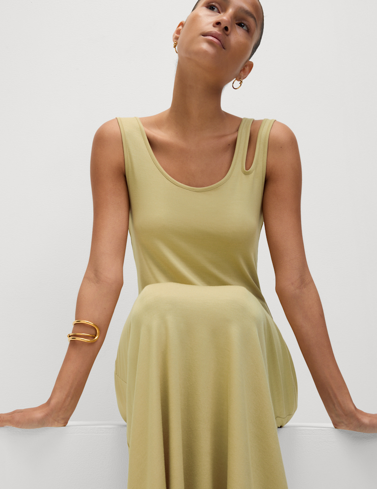 Jersey Scoop Neck Midi Column Dress Jersey Scoop Neck Midi Column Dress