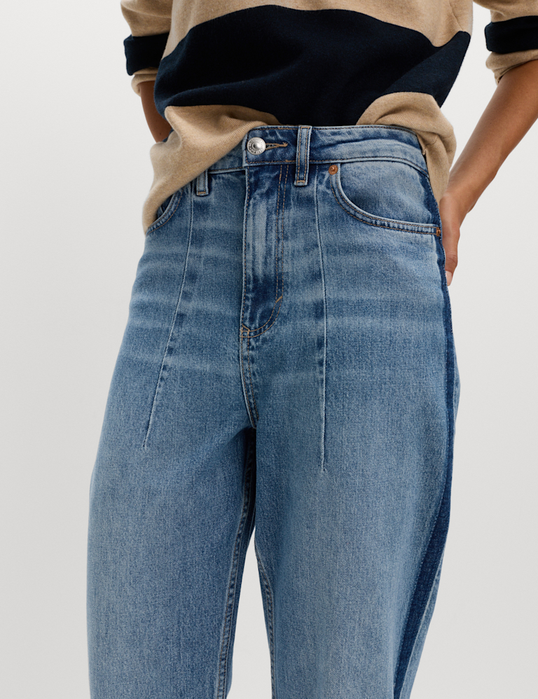 Mid Rise Dart Detail Barrel Jeans