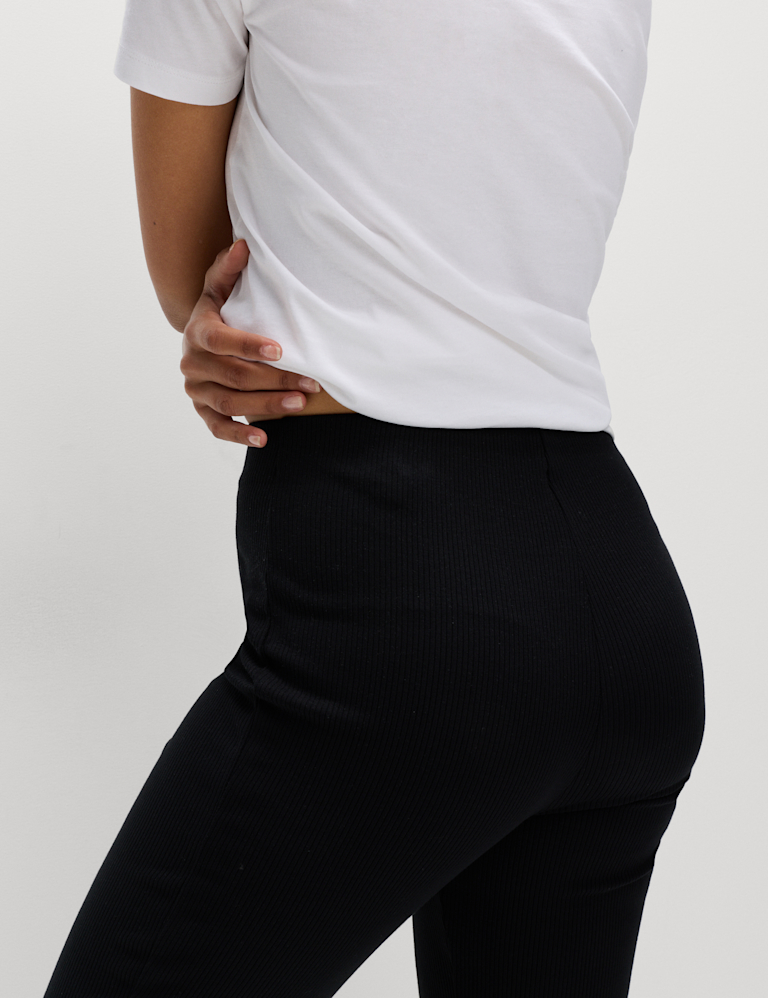 Ribbed Kickflare Leggings