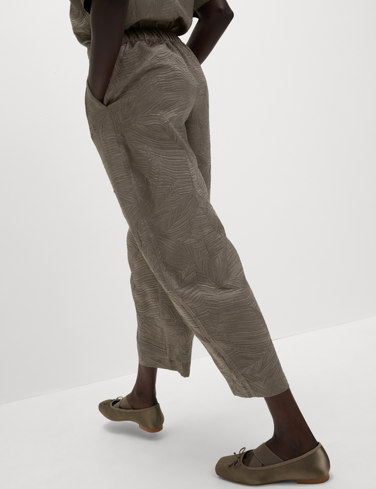 Textured Drawstring Barrel Leg Cropped Trousers