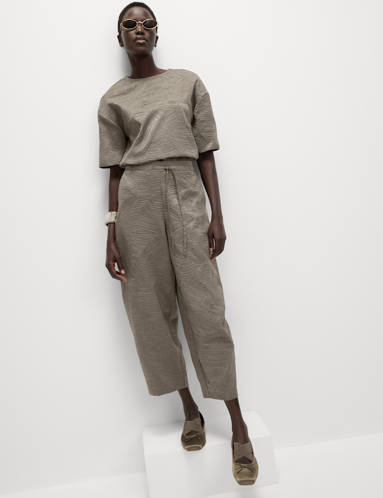 Textured Drawstring Barrel Leg Cropped Trousers