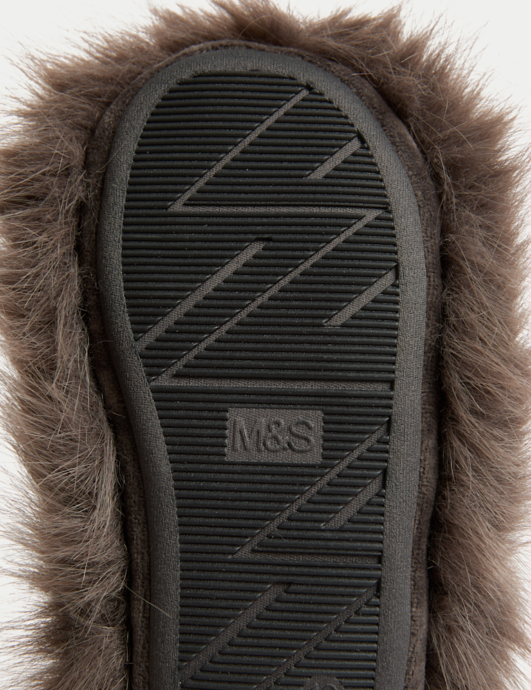 Kids’ Monster Claw Slippers (4 Small – 7 Large)