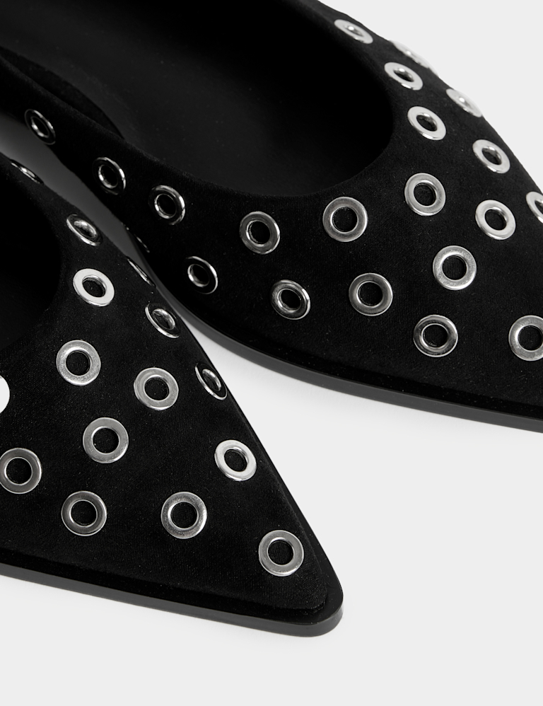 Studded Flat Pointed Shoes