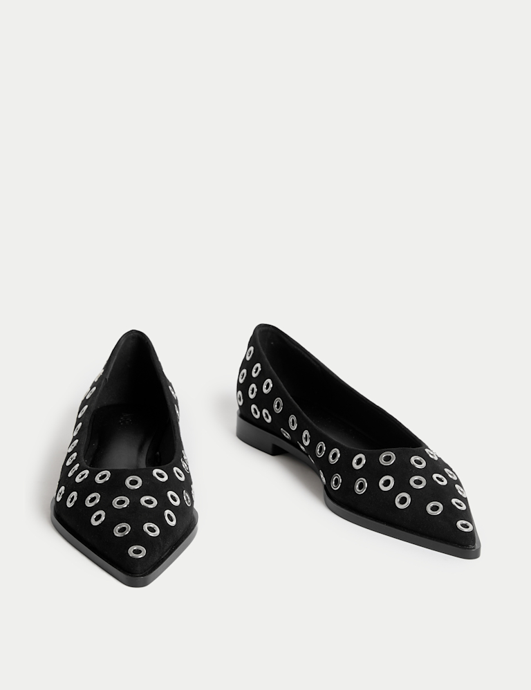 Studded Flat Pointed Shoes
