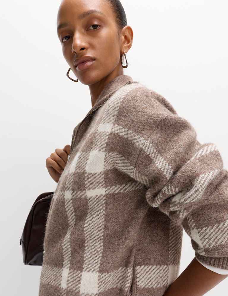 Checked Collared Zip Up Cardigan with Wool