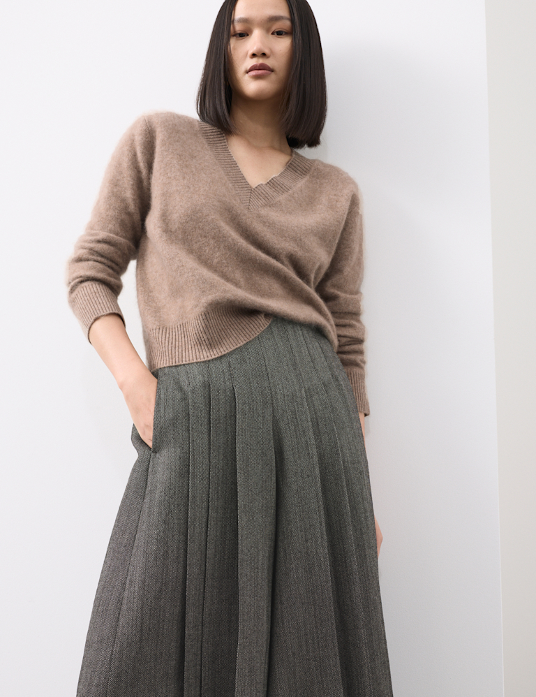Wool Rich V-Neck Jumper with Cashmere