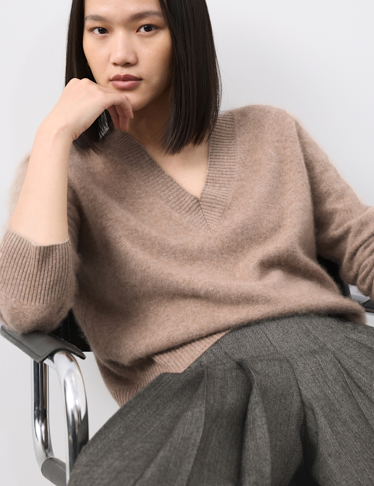 Wool Rich V-Neck Jumper with Cashmere