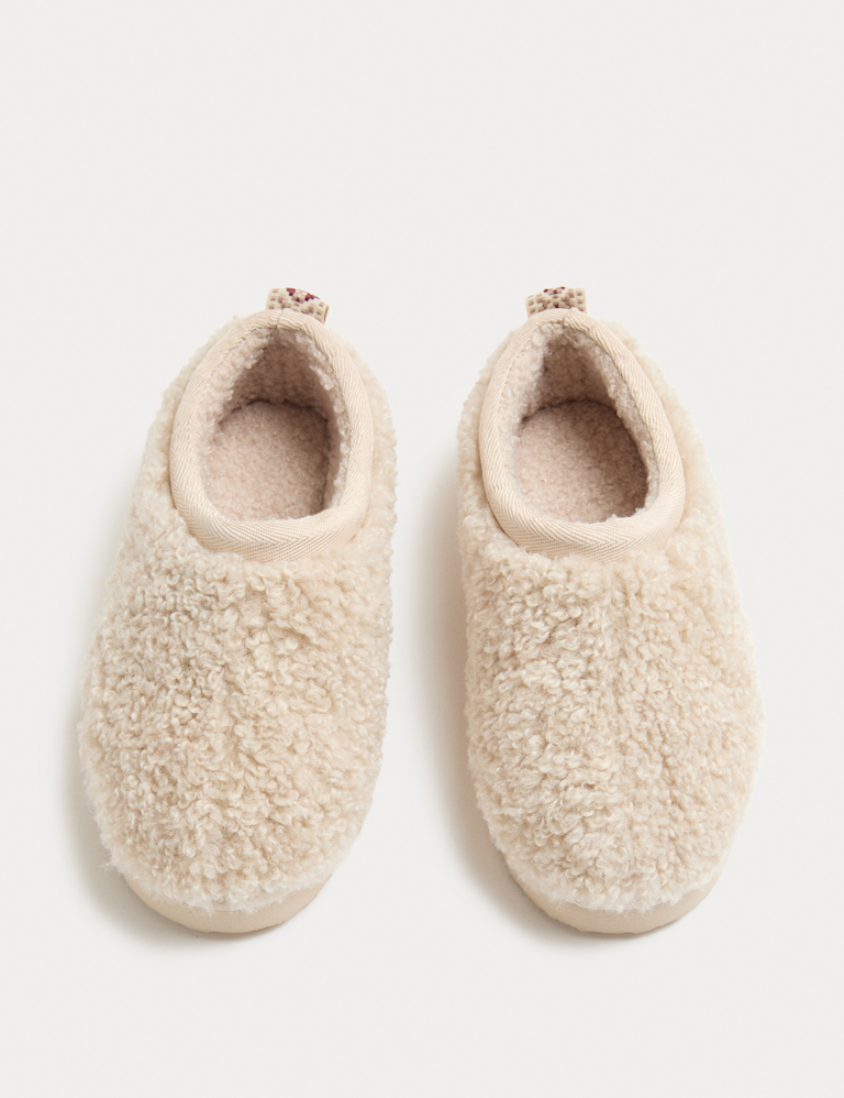 Kids’ Slippers (9 Small – 7 Large)
