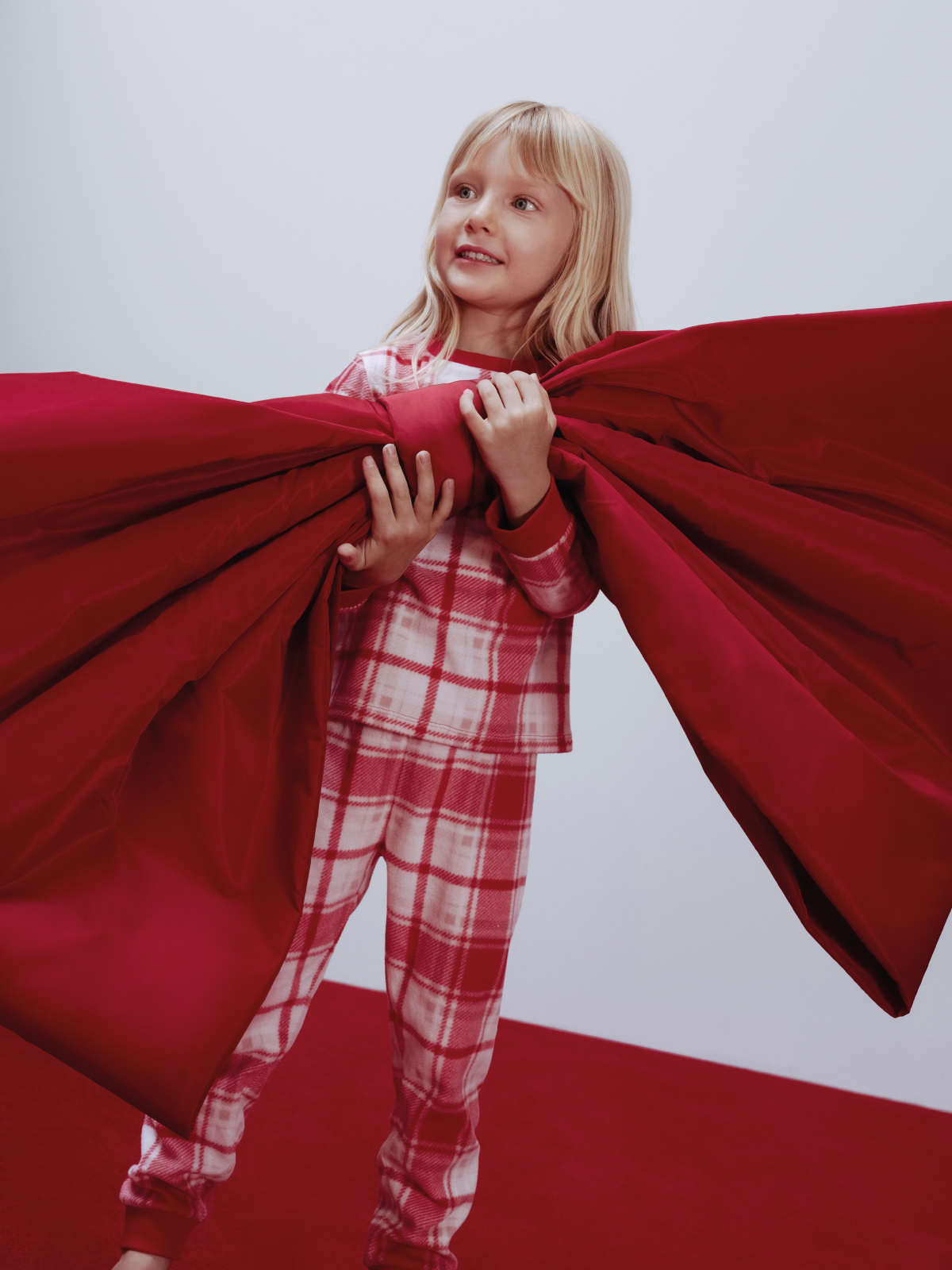 Sleep tight, Santa’s on his way Sleep tight, Santa’s on his way