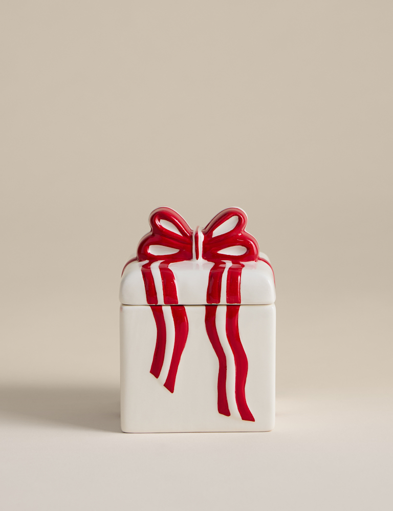 Mandarin, Clove & Cinnamon Present Candle