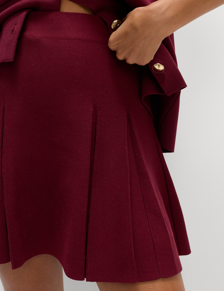 Ribbed Pleated Knitted Mini Skirt