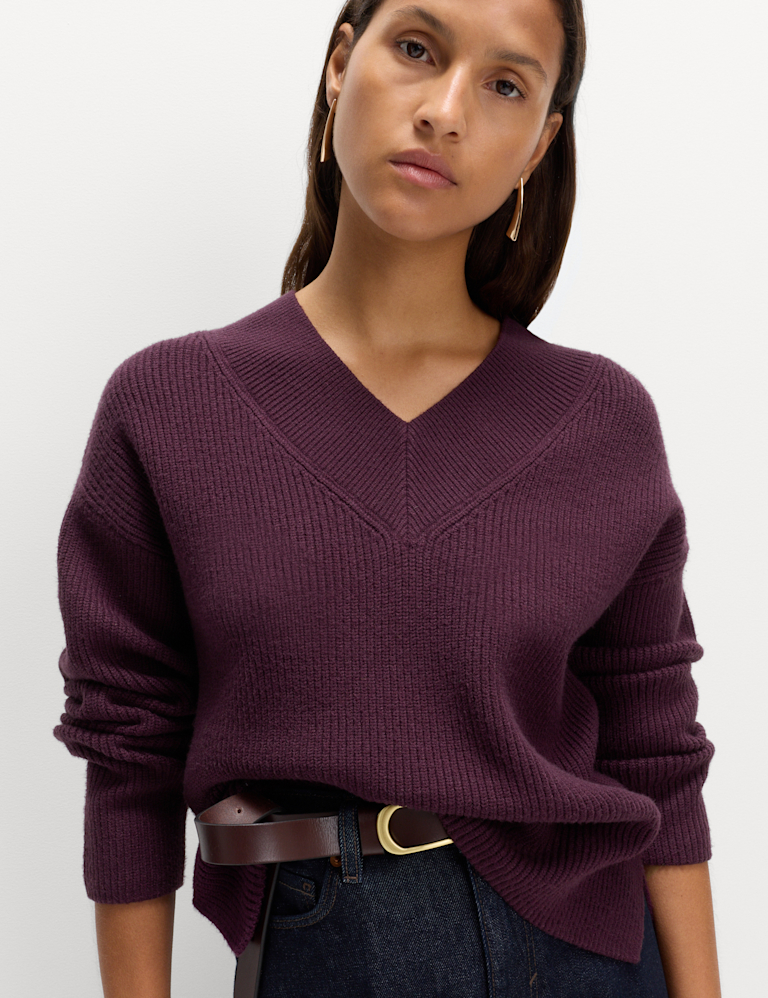 Ribbed V-Neck Relaxed Jumper