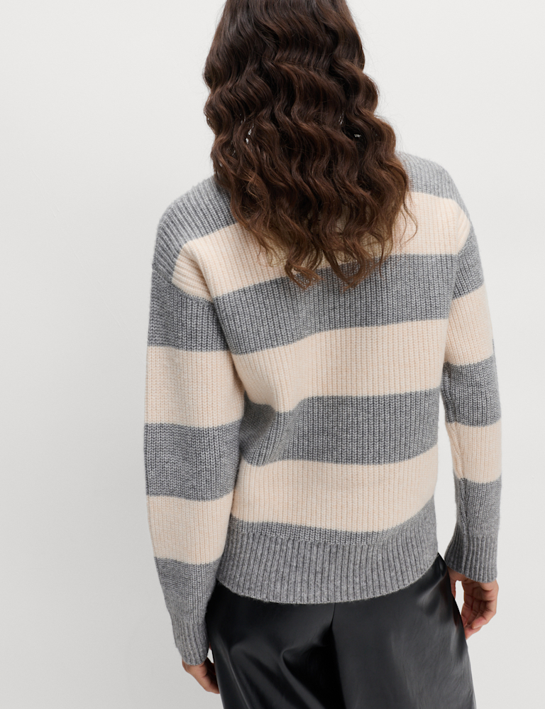 Cloud-Yarn Striped Crew Neck Jumper