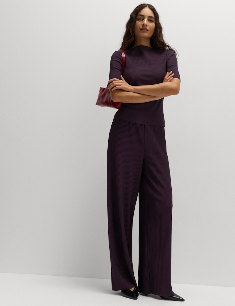 Ribbed Round Neck 3/4 Sleeve Top