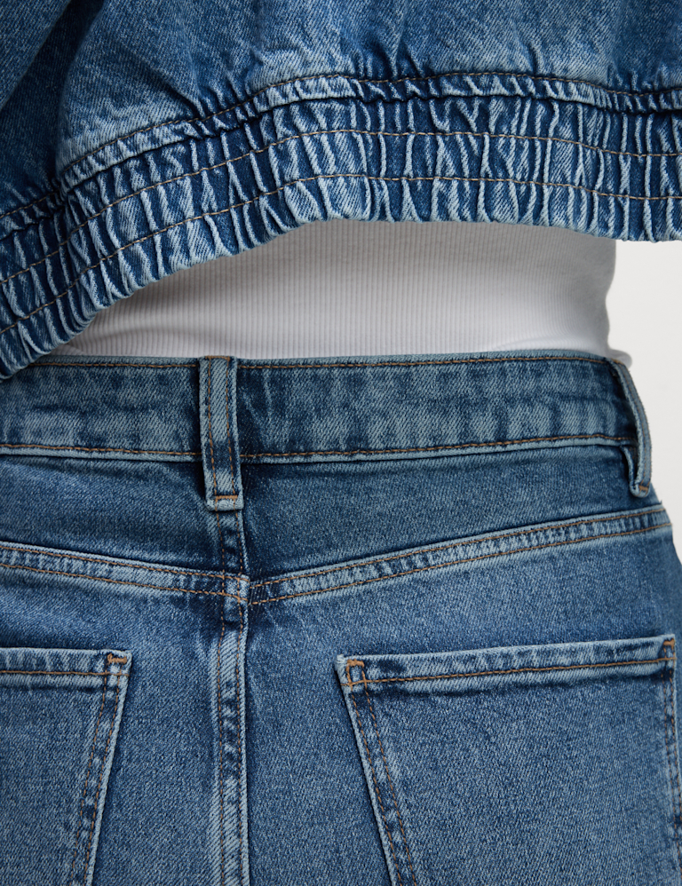 Relaxed Mid Rise Barrel Jeans