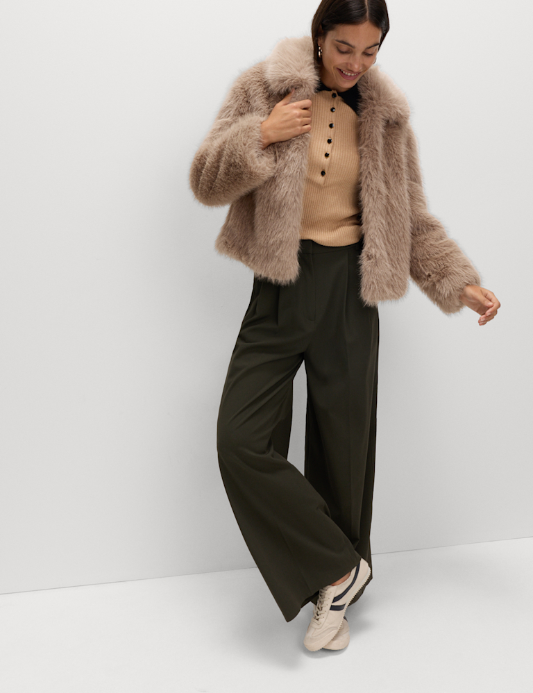 Faux Fur Collared Short Jacket