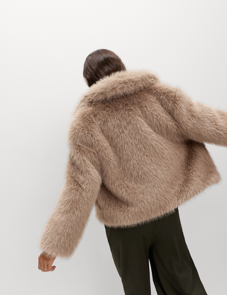 Faux Fur Collared Short Jacket