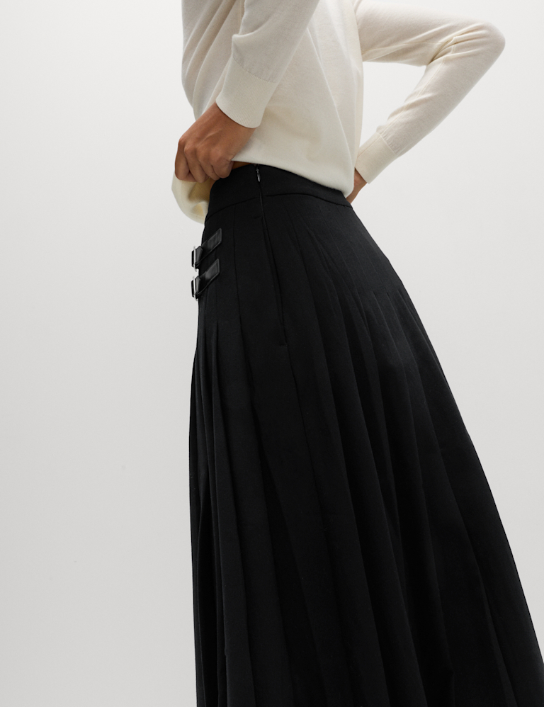 Pleated Side Split Maxi Skirt