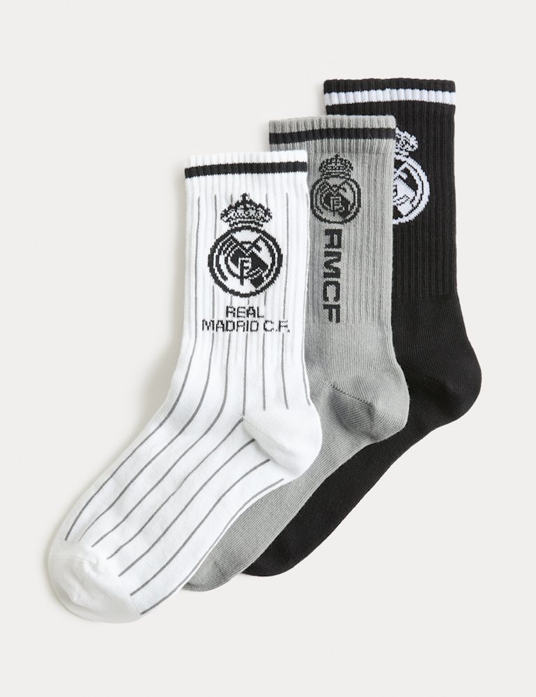 3pk Cotton Rich Real Madrid Socks (6 Small – 7 Large) 3pk Cotton Rich Real Madrid Socks (6 Small – 7 Large)