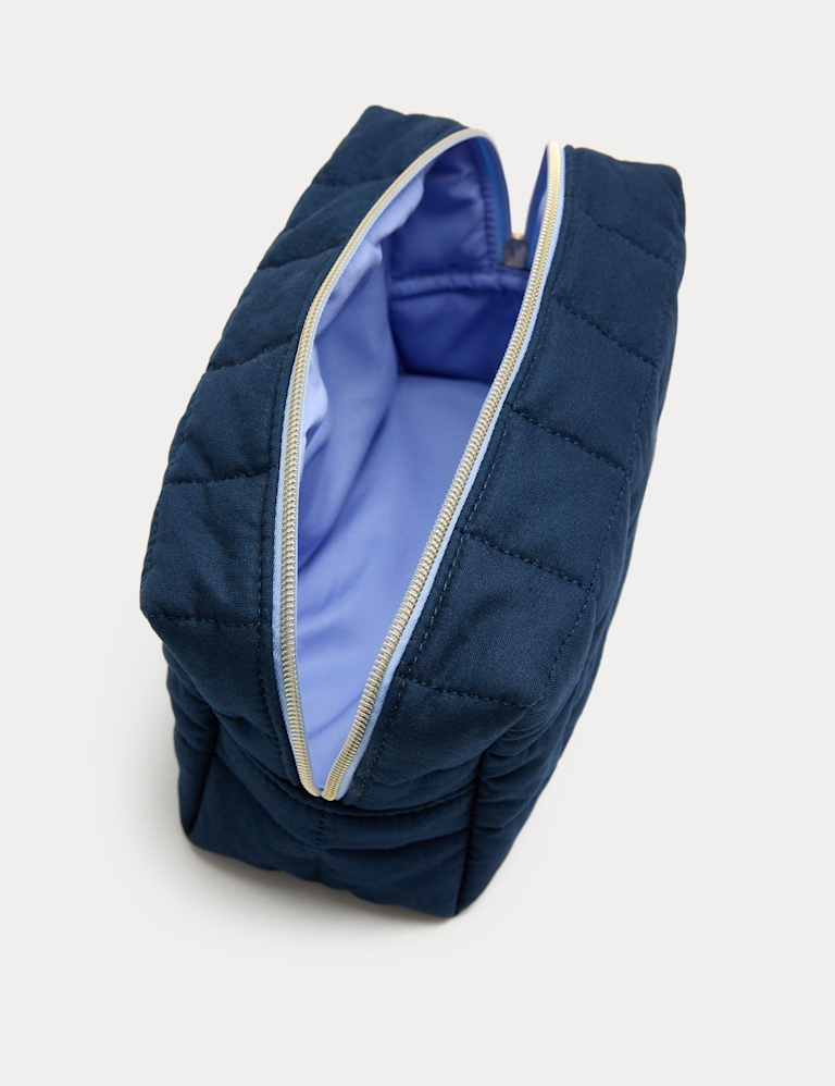 Small Checkerboard Quilted Toiletry Bag