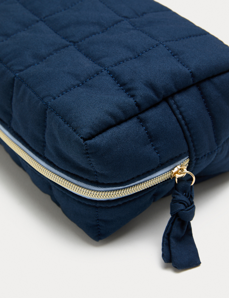 Small Checkerboard Quilted Toiletry Bag