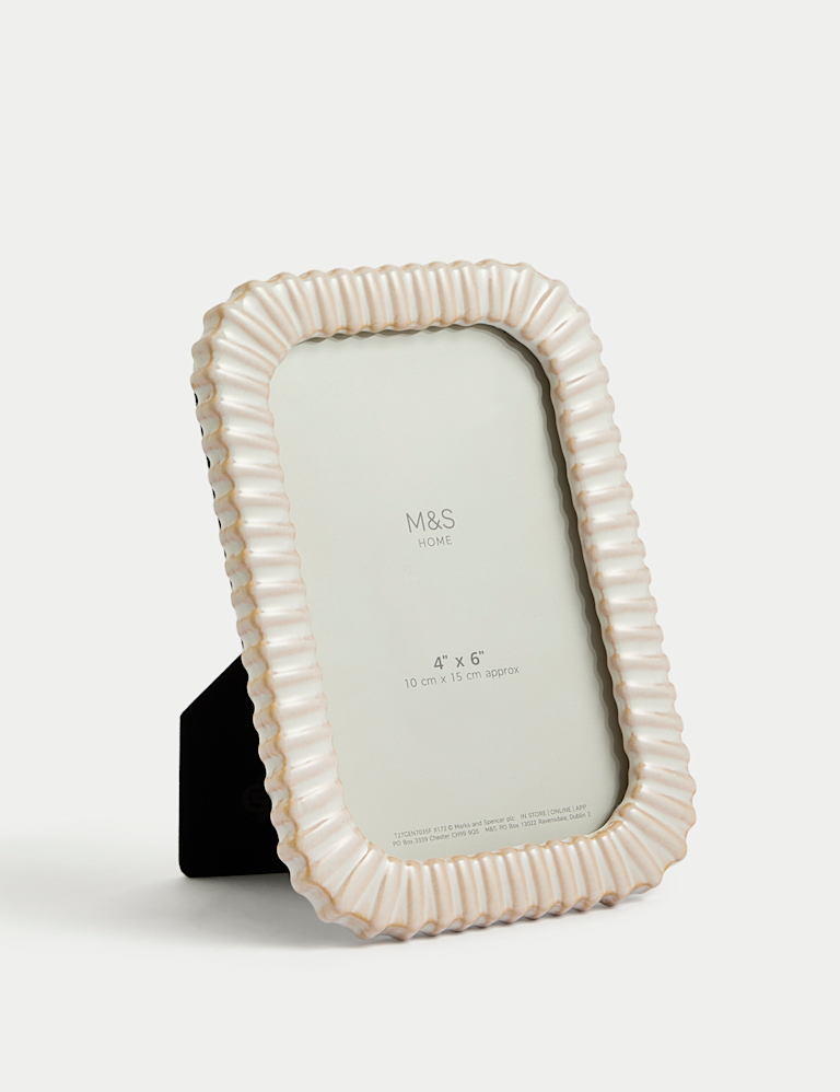 Ceramic Ridged Photo Frame 4×6 Inch Ceramic Ridged Photo Frame 4×6 Inch