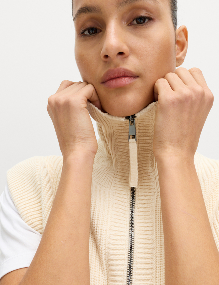 Cotton Rich Ribbed Knitted Waistcoat