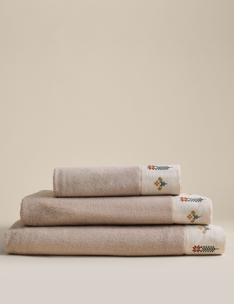 Pure Cotton Floral Embroidered Towel Pure Cotton Floral Embroidered Towel