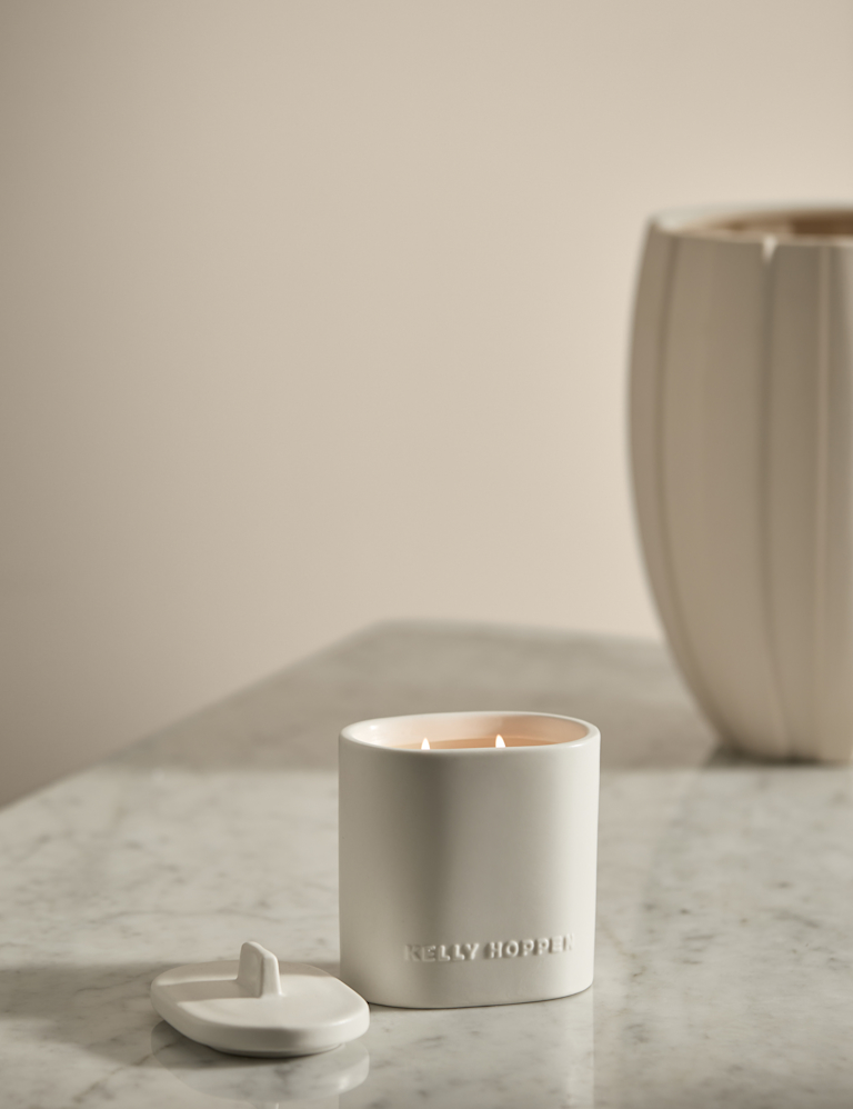 No. 1 Fragrance Lidded Ceramic Candle 400g No. 1 Fragrance Lidded Ceramic Candle 400g