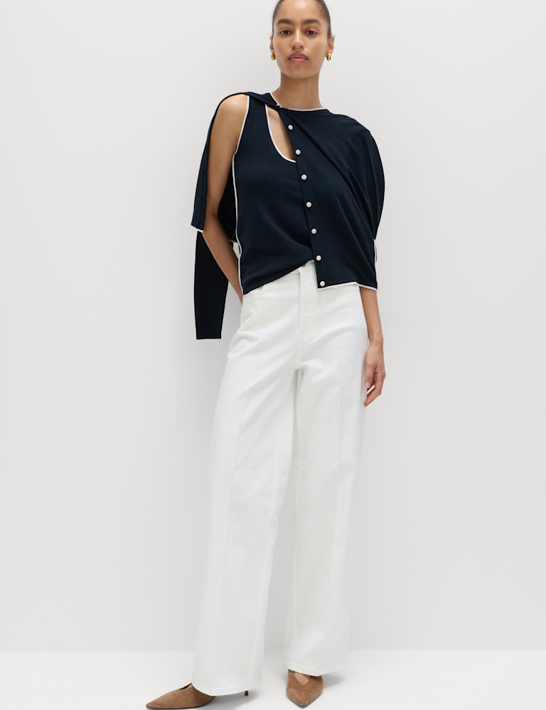 Tipped Detail Fitted Knitted Vest