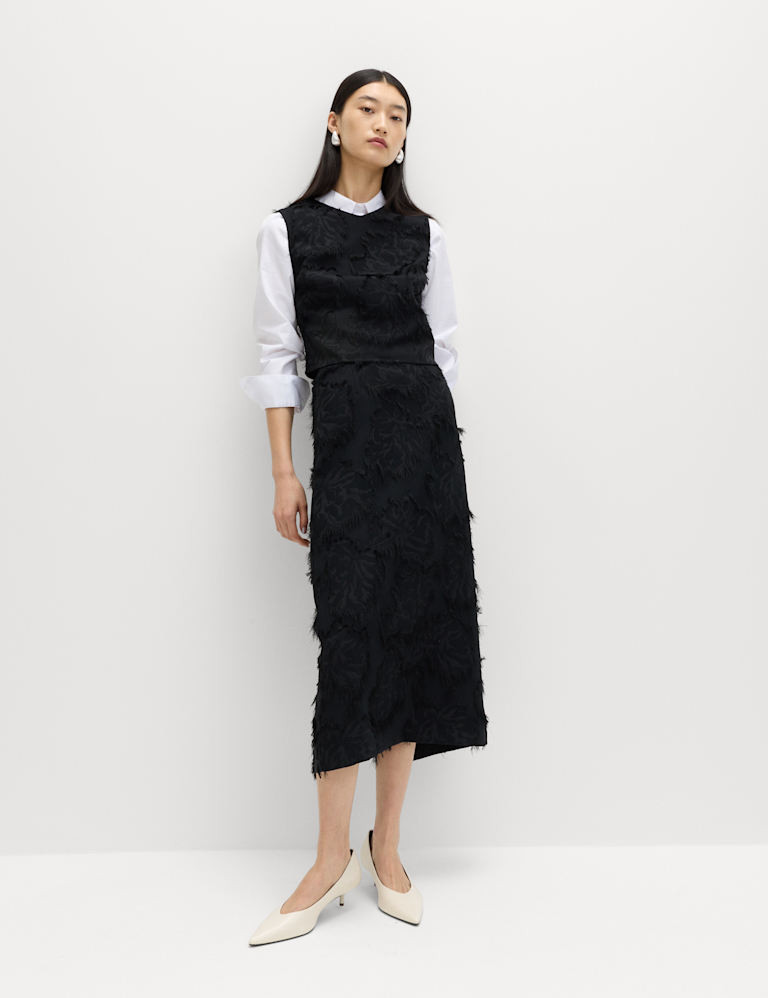 Floral Jacquard Fringed V-Neck Tailored Top